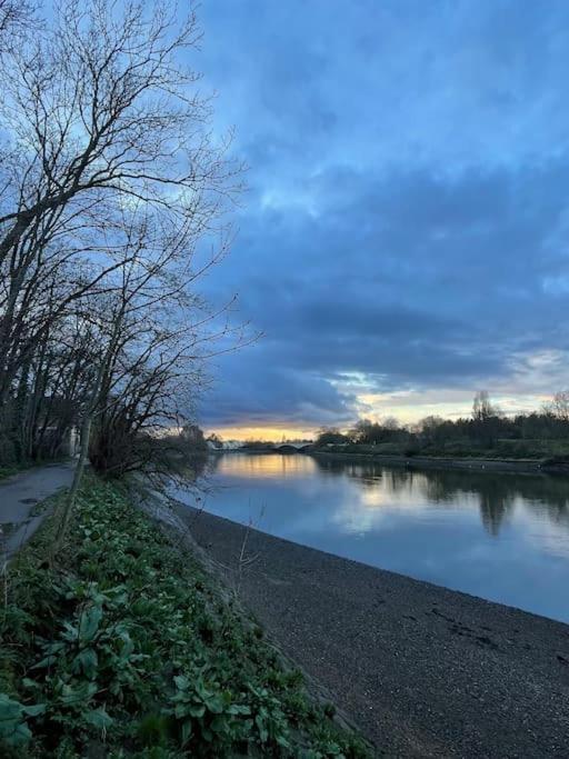 Newly Refurbished Apartment, Near Station & River London Eksteriør bilde
